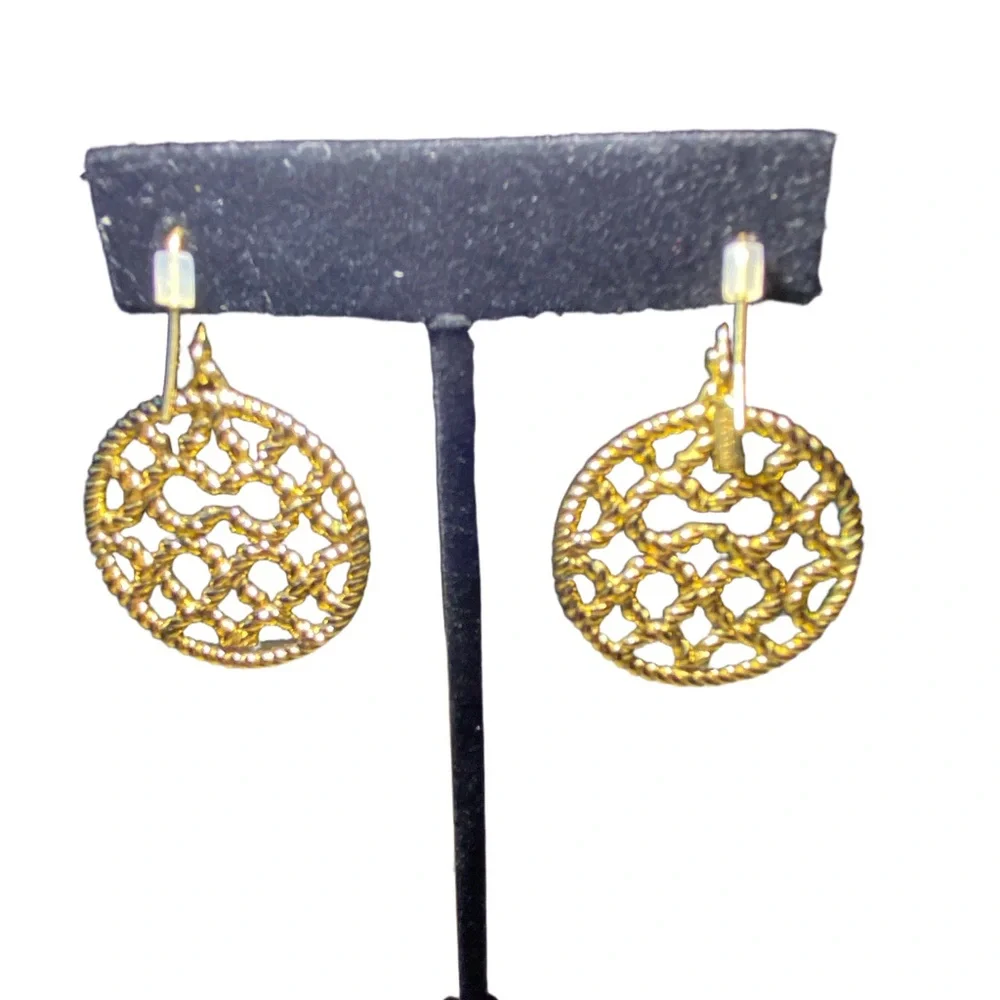 Super cute vintage Coach Gold Twisted Rope Filigree Pendant - Women Jewelry - Picture 5 of 5